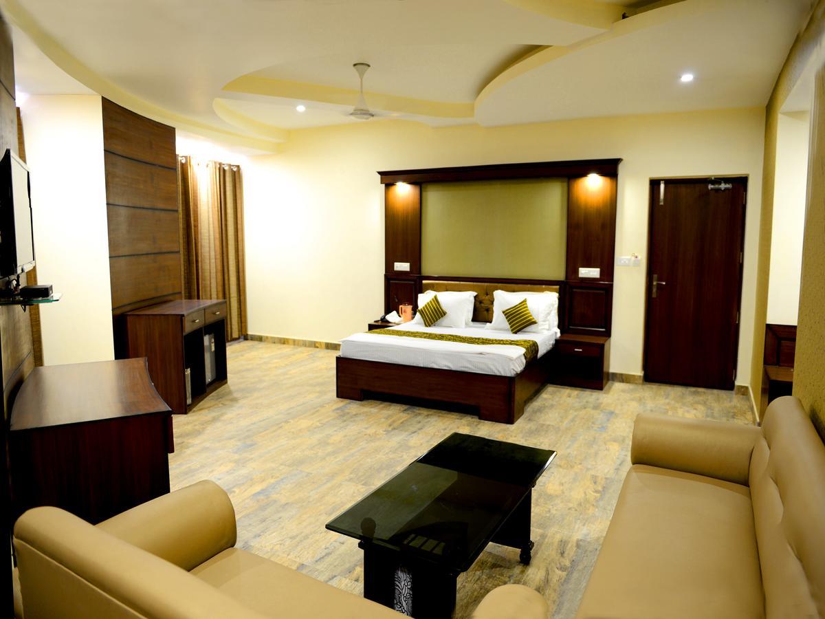 Anurag Hotel คาตรา ภายนอก รูปภาพ